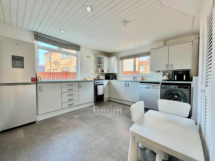 3 Bedroom End Of Terrace House For Sale In Larch Terrace, Beith, KA15