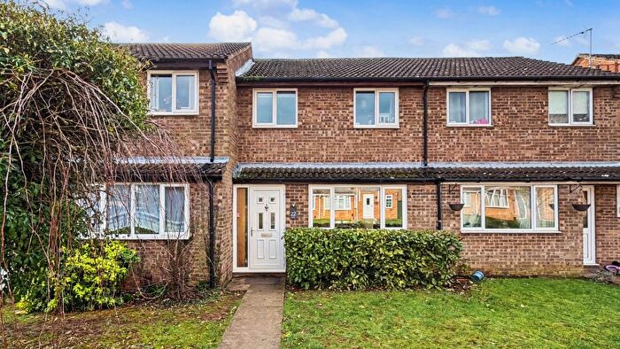 3 Bedroom Terraced House For Sale In Dryden Avenue, Bicester, OX26