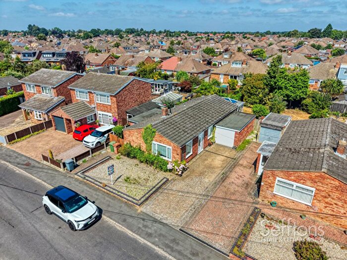 3 Bedroom Detached Bungalow For Sale In Blithemeadow Drive, Norwich, Norfolk, NR7