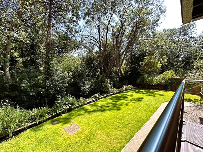 2 Bedroom Apartment To Rent In St. Stephens Road, Canterbury, CT2