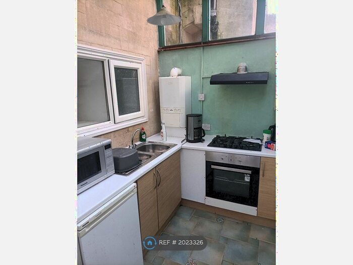 Studio To Rent In Redland, Bristol, BS6