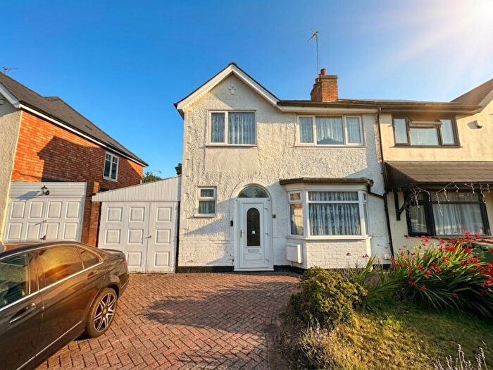 3 Bedroom Semi Detached House To Rent In Union Road, Solihull, B90