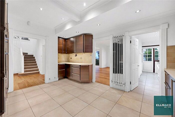 5 Bedroom Detached House To Rent In Armitage Road, Golders Green, NW11