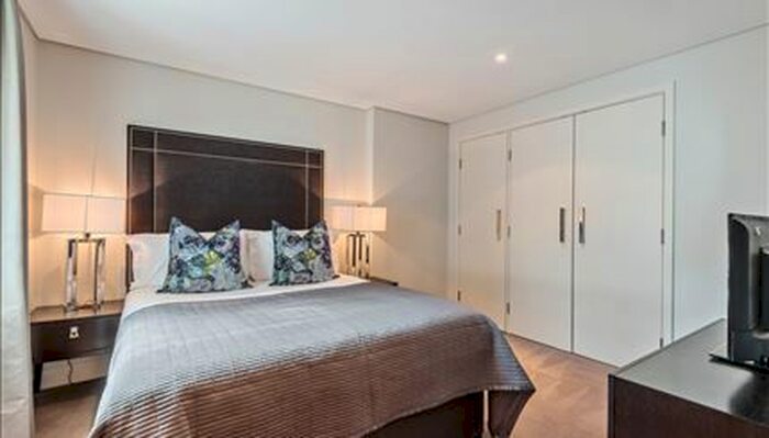 3 Bedroom Flat To Rent In Merchant Square East, London, W2