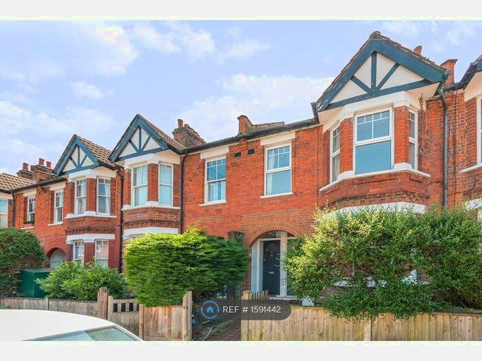 2 Bedroom Flat To Rent In Godstone Road, St Margarets, TW1