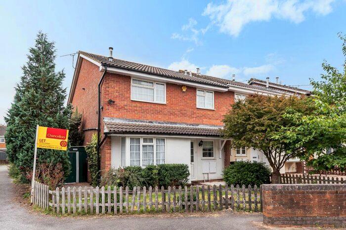 2 Bedroom Semi-Detached House To Rent In Gifford Road, SN3