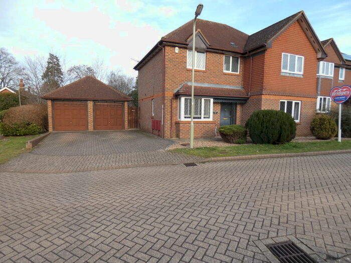 4 Bedroom Detached House To Rent In Cavendish Gardens, Fleet, Hampshire, GU52