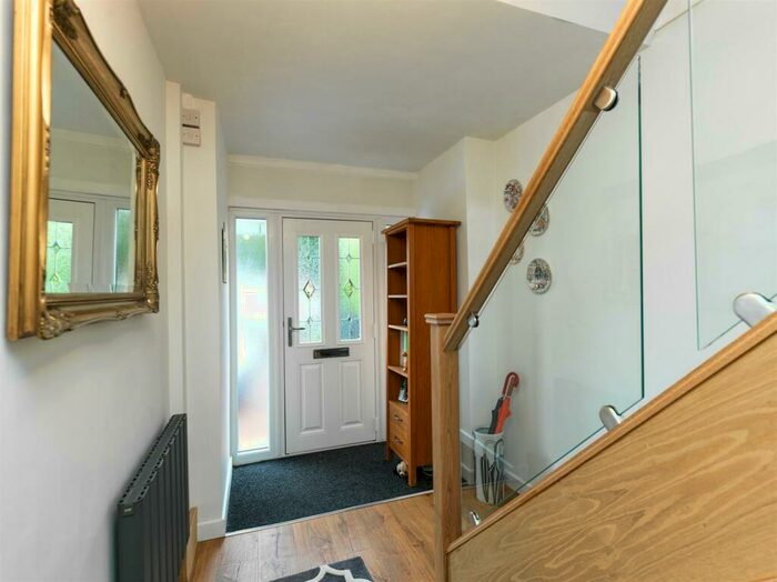 2 Bedroom Semi-Detached House For Sale In Mount Close, Nantwich, Cheshire, CW5