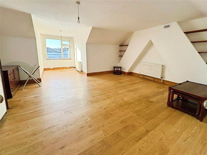 1 Bedroom Flat For Sale In Clyde Road, Wallington, SM6