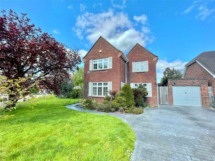 3 Bedroom Detached House To Rent In Pattinson Road, Reading, Berkshire, RG2