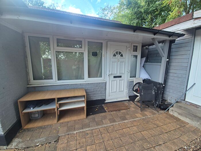 2 Bedroom Flat To Rent In St. Peters Way, Hayes, UB3