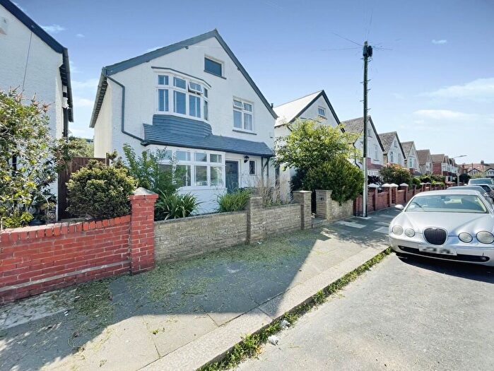 3 Bedroom Detached House To Rent In Titian Road, Hove, BN3