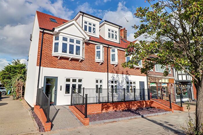 2 Bedroom Flat For Sale In London Road, Leigh-On-Sea, SS9