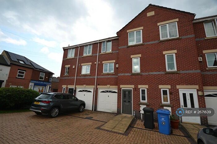 6 Bedroom Detached House To Rent In Slack Lane, Derby, DE22
