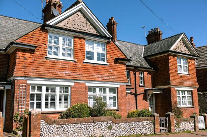 2 Bedroom Detached House To Rent In Matlock Road, BN20
