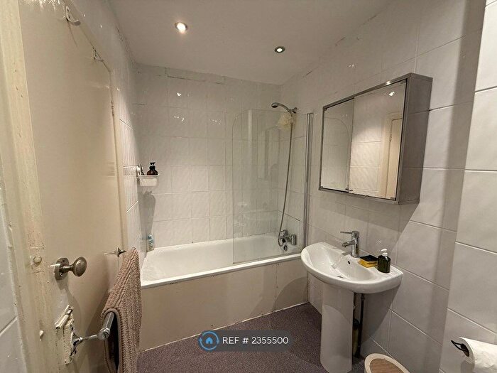 1 Bedroom Flat To Rent In Montserrat Road, Putney, SW15