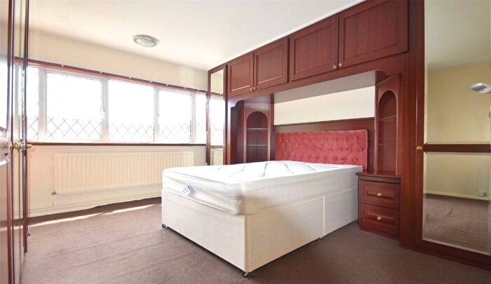 2 Bedroom Flat To Rent In Melrose Road, London, SW18