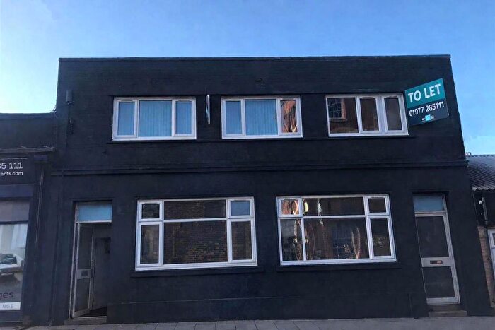 2 Bedroom Flat To Rent In Bank Street, Castleford, WF10