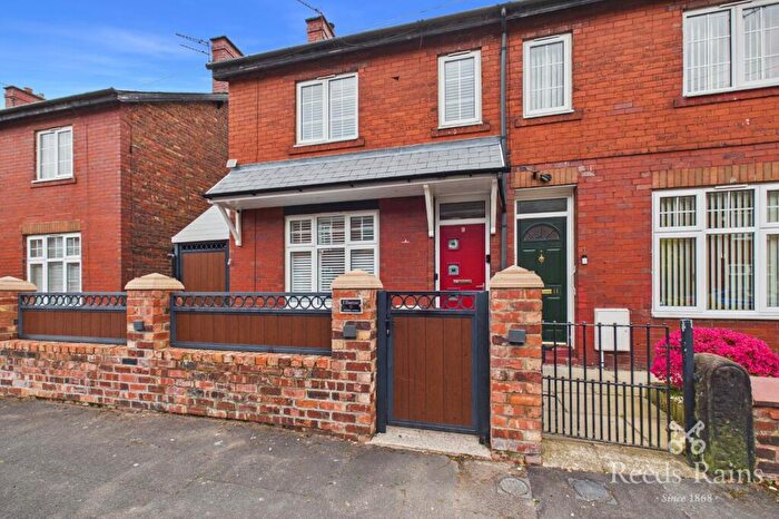 3 Bedroom Semi-Detached House For Sale In Brindley Avenue, Sale, Greater Manchester, M33