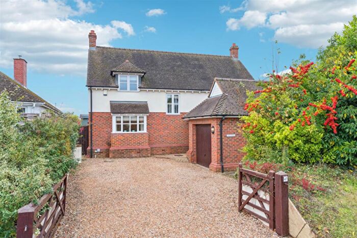 4 Bedroom Detached House For Sale In High Street, Nash, MK17