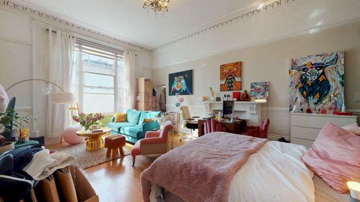 Studio To Rent In Pembridge Villas, London, W11
