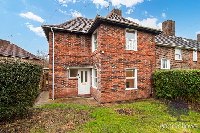 3 Bedroom End Of Terrace House To Rent In Cannon Hill Lane, London, SW20