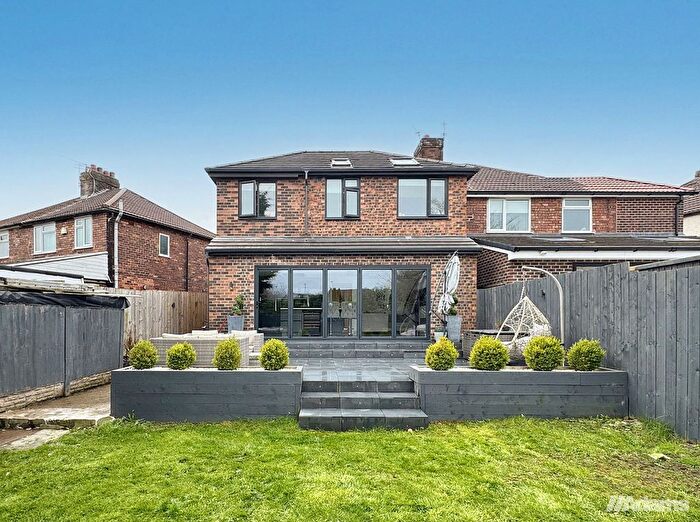 4 Bedroom Semi-Detached House For Sale In Claremont Drive, Farnworth, Widnes, WA8