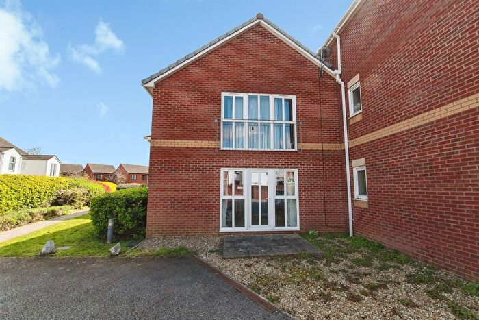 2 Bedroom Flat For Sale In Retail Park Close, Exeter, EX2