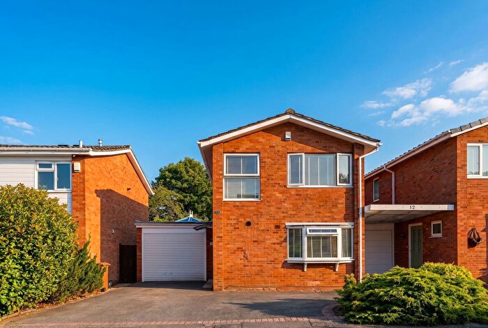 4 Bedroom Detached House For Sale In Dovecote Close, Solihull, B91