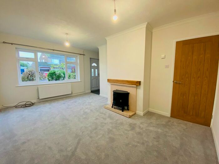 2 Bedroom Bungalow To Rent In Pierce Crescent, Warmington, Peterborough, PE8