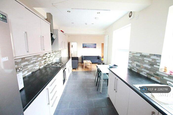 6 Bedroom Terraced House To Rent In Norris Road, Reading, RG6