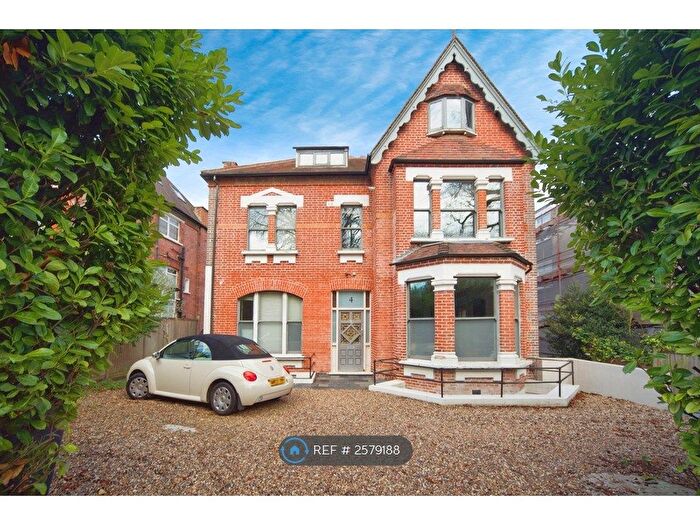 3 Bedroom Flat To Rent In Avenue Road, London, N6