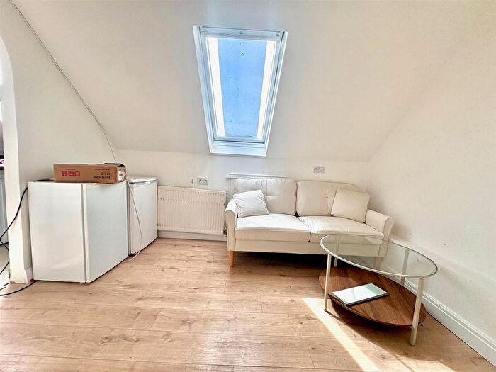 2 Bedroom Property To Rent In Western Avenue, London, W3