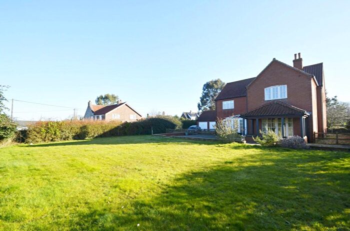 4 Bedroom Detached House To Rent In Church Road, West Beckham, NR25