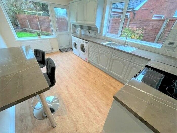 5 Bedroom Semi-Detached House To Rent In Cedar Close, Grimsargh, Preston, PR2