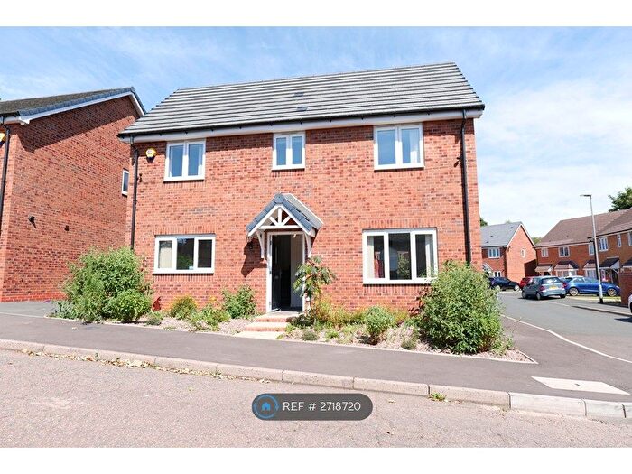 3 Bedroom Detached House To Rent In Brewer Street, Walsall, WS2