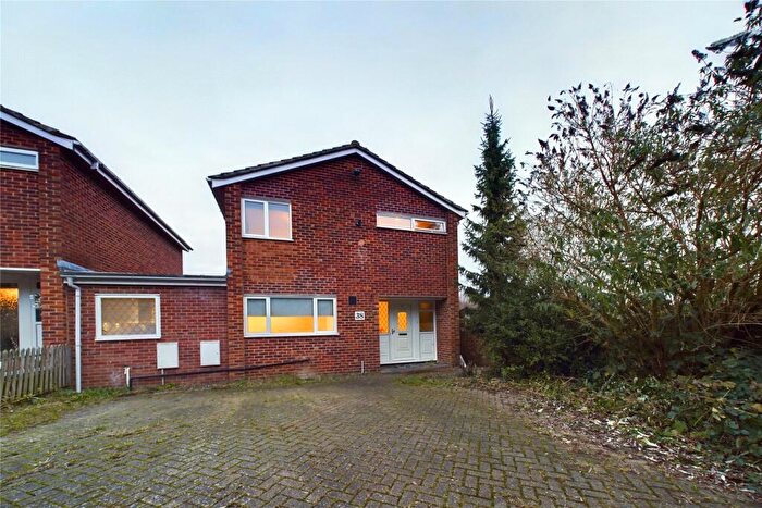 4 Bedroom Link Detached House To Rent In Galsworthy Drive, Caversham, Berkshire, RG4
