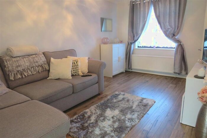 2 Bedroom Property To Rent In Brunel Road, Southampton, SO15