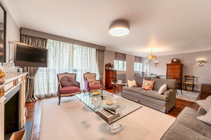 3 Bedroom Flat For Sale In Rutland Gate, South Kensington, London, SW7