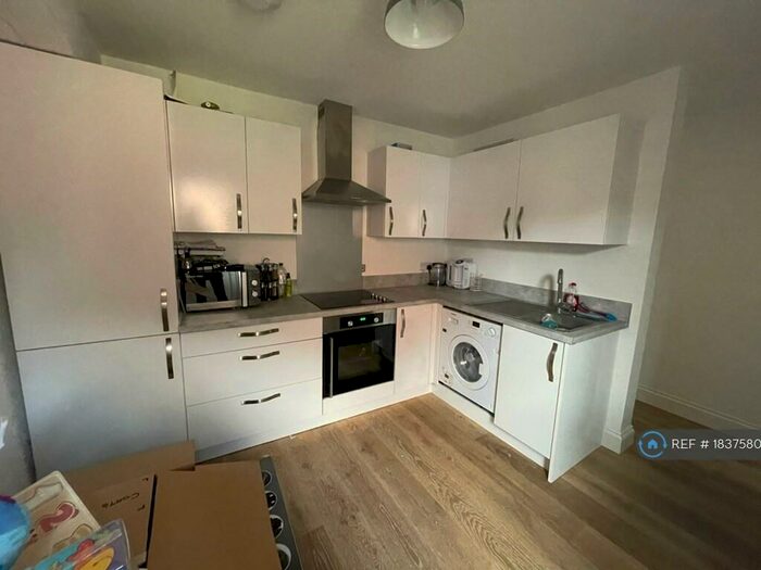 2 Bedroom Terraced House To Rent In Middle Street, Southampton, SO14