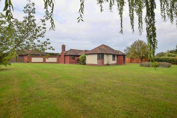 5 Bedroom Detached Bungalow To Rent In Great Tey Road, Little Tey, Colchester, CO6