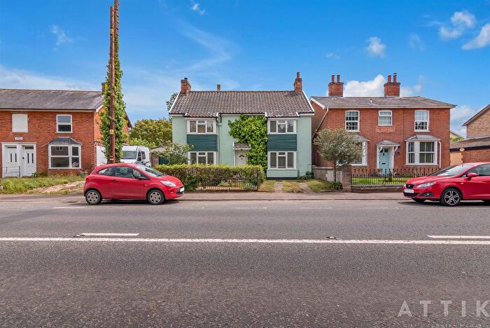 3 Bedroom Detached House For Sale In Brook Street, Saxmundham, IP17