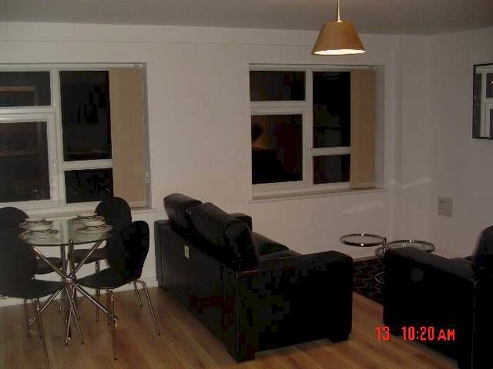 2 Bedroom Flat To Rent In Even, Stone Street, Bradford, BD1