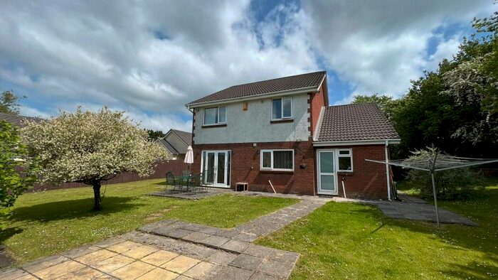 4 Bedroom Detached House For Sale In Carmarthen Road, Fforestfach, Swansea, SA5