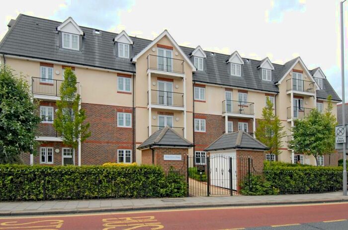 2 Bedroom Flat To Rent In King's Penny House, Richmond Road, Kingston Upon Thames, KT2