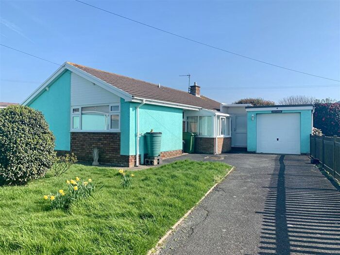 3 Bedroom Detached Bungalow For Sale In James Close, Llanon, SY23