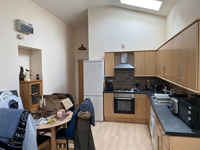 1 Bedroom Flat To Rent In Chapel Court, Sun Street, SG19
