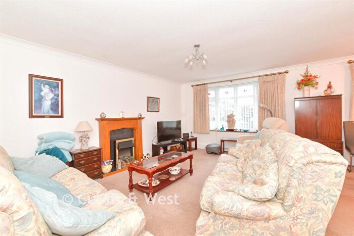 3 Bedroom Detached Bungalow For Sale In Westminster Drive, Bognor Regis, West Sussex, PO21