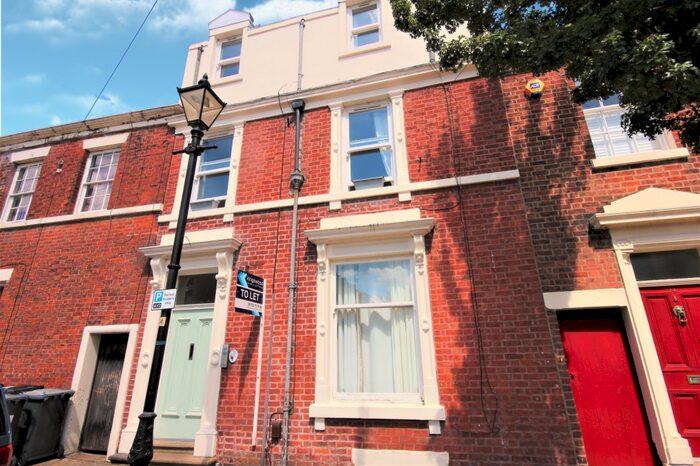 1 Bedroom Apartment To Rent In Latham Street, Preston, Lancashire, PR1