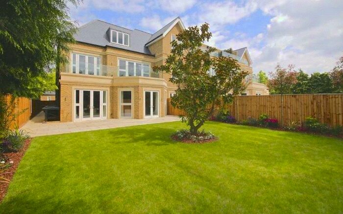 3 Bedroom Apartment To Rent In Cockfosters Road, Hadley Wood, Hertfordshire, EN4